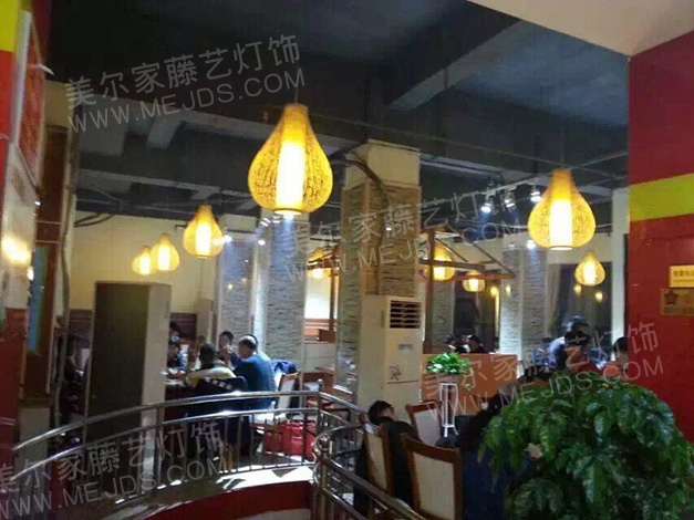 胡大饭店使用美尔家藤艺吊灯图